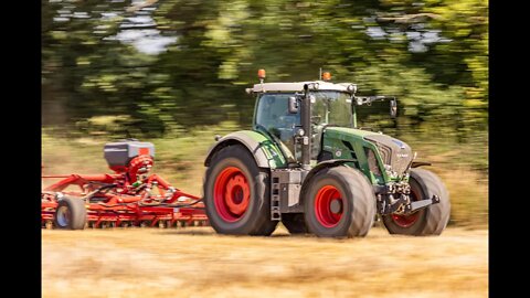 Fendt working stubble with a Horsch seed drill combo