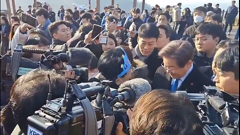 GRAPHIC: The Moment South Korean Opposition Leader Stabbed