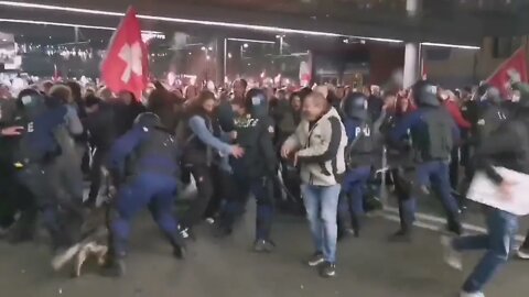 🚨 INTENSE Protests In Bern, Switzerland - Demonstrations