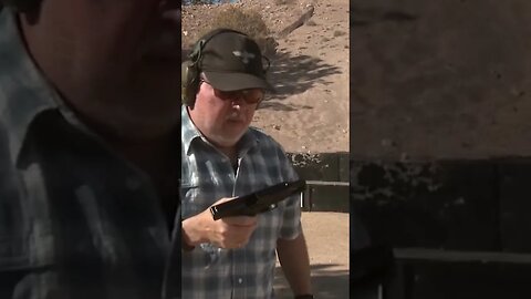 Shooting the 5th Generation Glock 17 #shorts