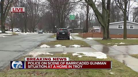 Barricaded gunman situation continues in Troy
