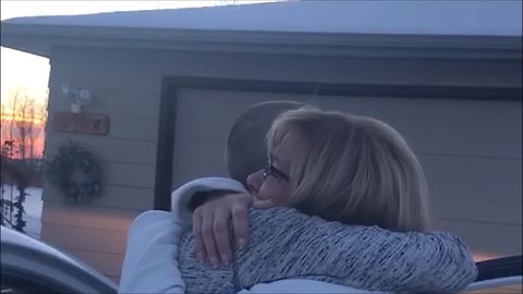 Christmas surprise for mom results in uncontrollable tears