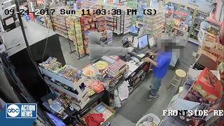 Police looking for man who stole cash from a St. Pete Exxon at gunpoint