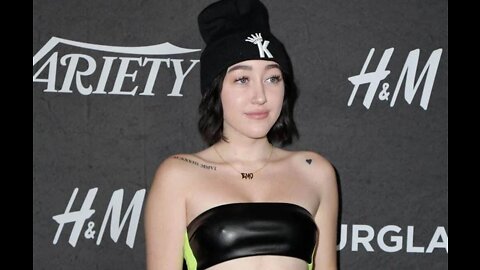 Noah Cyrus "bonded" with her ex-boyfriend" over tranquilisers.