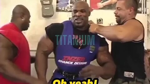 Ronnie Coleman agachando com 364 kg, lightweight baby!