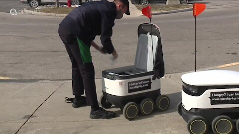 Food delivery robots huge hit on Ohio college campus