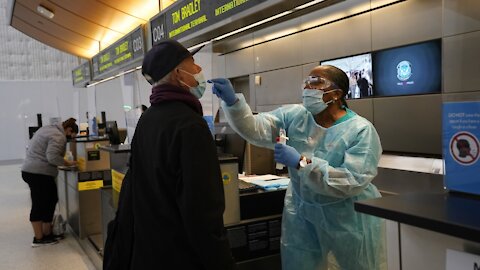 U.S. Health Officials Continue To Warn Against Holiday Travel