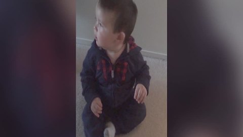 Baby Can't Stop Dancing When Mom Turns On The Hairdryer