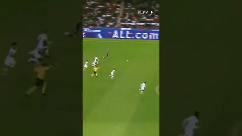 Mbappe' alla velocità della luce😳