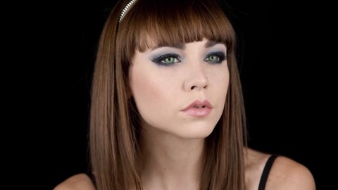 Makeup DIY: Create glittery smokey eyes!