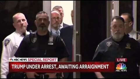 President Donald Trump enters the Manhattan Criminal Court room for his arraignment #DonaldTrump