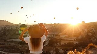 Uzay manzaraları, balonlar ve yer altı şehirleri; burası Kapadokya 😍şimdi Aeroflot uçuşlarıyla