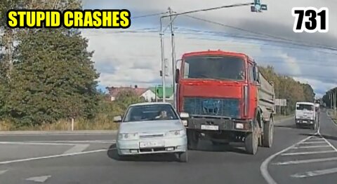 Stupid driving mistakes 731 (September 2022 English subtitles)