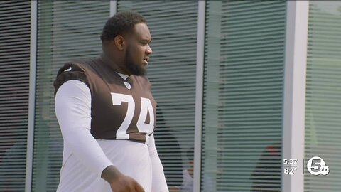 Browns OT Dawand Jones fueled by target on back