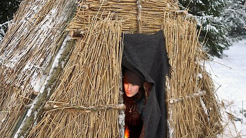 WINTER VIKING HUT: Building a Primitive Shelter by Hand with my Brother
