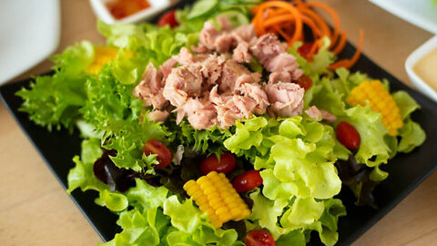 Thai Tuna Lettuce Wrap Smackdown: Ditch the Bun, Embrace the Fun!