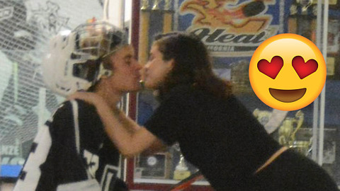 OMG! Selena Gomez & Justin Bieber Caught MAKING OUT at Music Show!