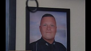 Officer Steve Brown: Fallen officer's family gets holiday surprise from law enforcement