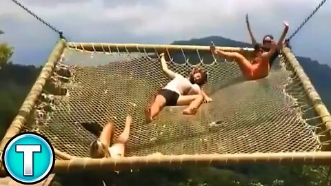 The World's Biggest Hammock - Casa Elemento in Minca