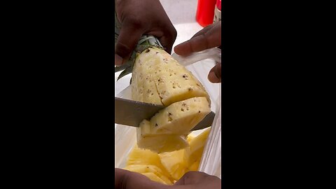 The Right Way To Peel Pineapple And The Best Chow Made 💯🇹🇹❤️