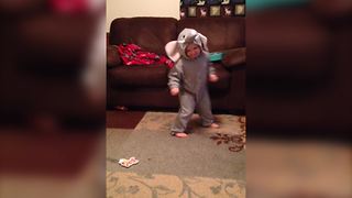 Kid Dressed As An Elephant Dances To Beyonce