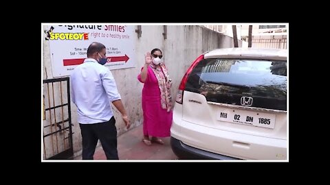 Amrita Singh with Sara Ali Khan Spotted at Clinic Bandra | SpotboyE