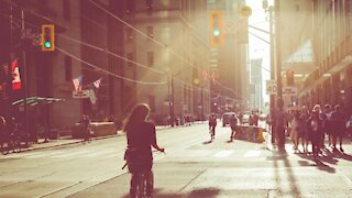 Here's How To Beat The Sizzling Toronto Heat When Your AC Is Busted