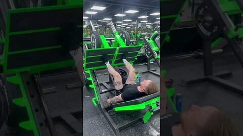 SUCH A SICK LEG PRESS MACHINE #youtuber #viral #gym #fitnesslife #workout #fitnessjunkie #gym