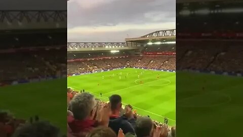 Liverpool fans chanting "VIVA RONALDO " ♥️