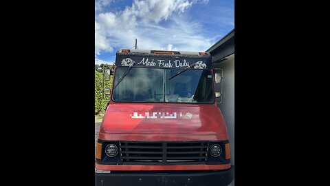 2000 Step Van Ice Cream Truck | Mobile Ice Cream Parlor for Sale in Florida!