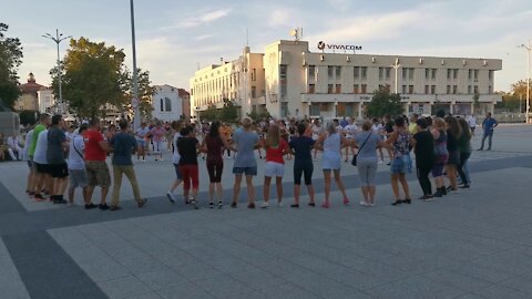 Everybody dance! Bulgarian folk dance - HORO! Plovdiv, Bulgaria, Center. 13.09.2020, 18:30