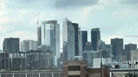 Skyline de Montréal depuis le REM
