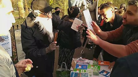 The Masked Big Nose Man Helps Out At Dr Banda's Table vs The Mean Muslims - Speakers Corner