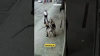 Policiais entram em luta corporal. Veja o que aconteceu.