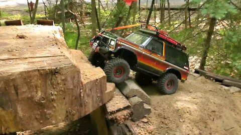 79 Ford Bronco Traxxas Trx-4 on the Ultimate Forest Trail Challenge Course