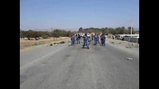 Police fired rubber bullets to disperse protesters in Kroondal, Rustenburg (ea9)