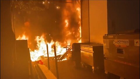 Portland Antifa Set Fire To Apple Store