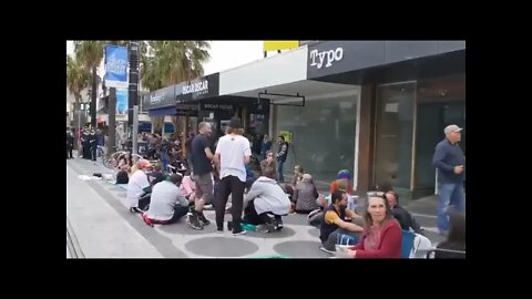 Aussies Picnic Outside Of Restaurants Instead Of Submitting To Mandates