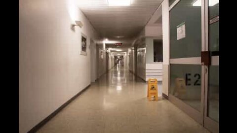 Porta de hospital abre e fecha de forma misteriosa