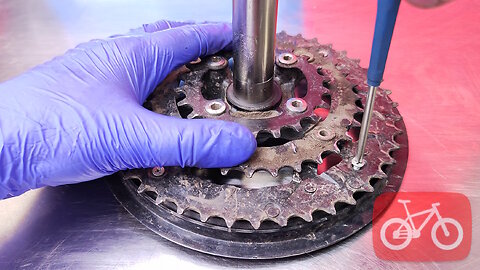 How to change chainrings on your MTB bike. Cleaning bicycle cranks. ASMR