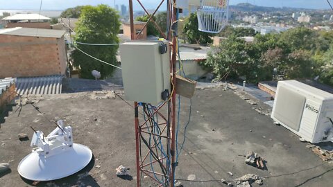 Retiramos a Radish 30 dbi da torre para fazer um reparo