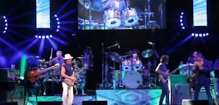 Carlos Santana kicks off series of Las Vegas shows at House of Blues