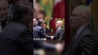 Bolsonaro cumprimenta Alexandre de Moraes