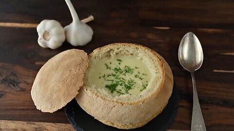 A typical Austrian: old garlic soup in 🍞