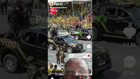 Povo pede prende o Lula no desfile de 7 de Setembro quando a polícia federal desfilava