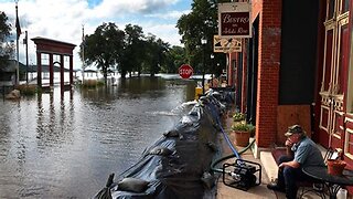 Mississippi River Floods Effecting Stored Foods And Business's
