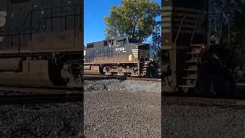 Norfolk Southern Up Close At The Diamond #railway #train #railfan #asmr #norfolksouthern