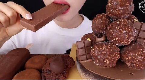 ASMR MUKBANG｜CHOCOLATE ICE CREAM CAKE, MAGNUM, PAVE CHOCOLATE MOCHI