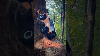 😱you NEVER seen an rc stunt like this😲traxxas trx4 Bronco rc stunt #shorts #rccar