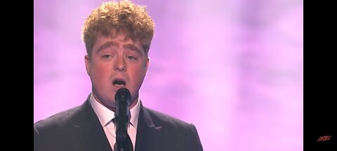 GOLDEN BUZZER: Tom Ball with the most AMAZING performance of "Sound of silence"